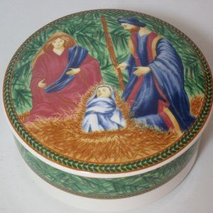 Mikasa HK506 Navidad Holiday Nativity Ceramic Covered Dish